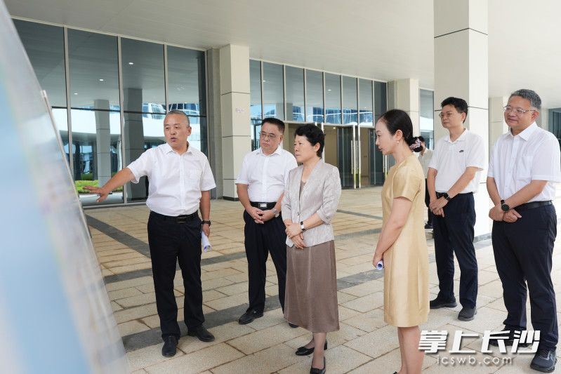 吳桂英調(diào)研深化文化體制機(jī)制改革工作