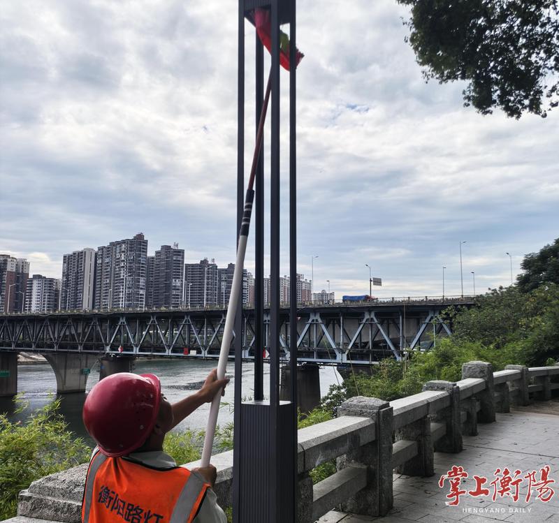 为景观照明设施“体检”，衡阳照明人巧手“点亮”湘江两岸