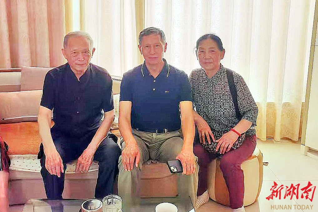 散文丨潘老師的笛子，童年的回響