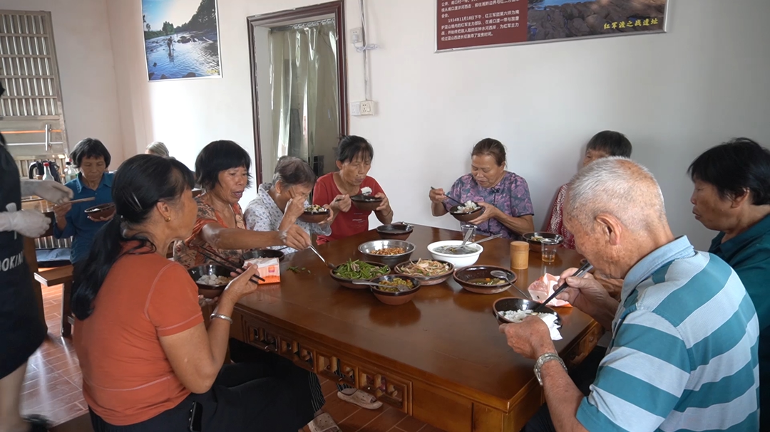 嘉禾縣甫口村：長者食堂 “重生記” 暖胃更暖心