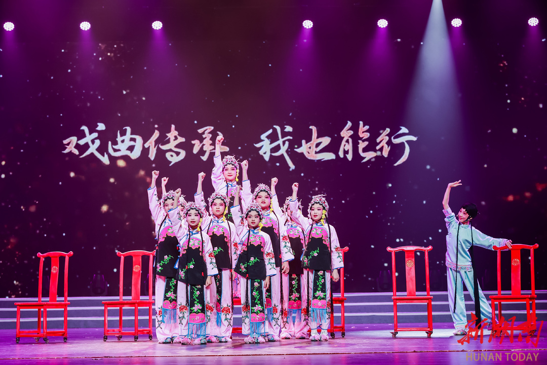 “我能行吗？”“我也能行！”——第十一届全国残疾人艺术汇演湖南代表队侧记