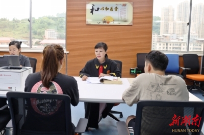“謝謝你愿意花時間聽我說話”——記邵陽中院立案一庭副庭長、四級高級法官李梅芳