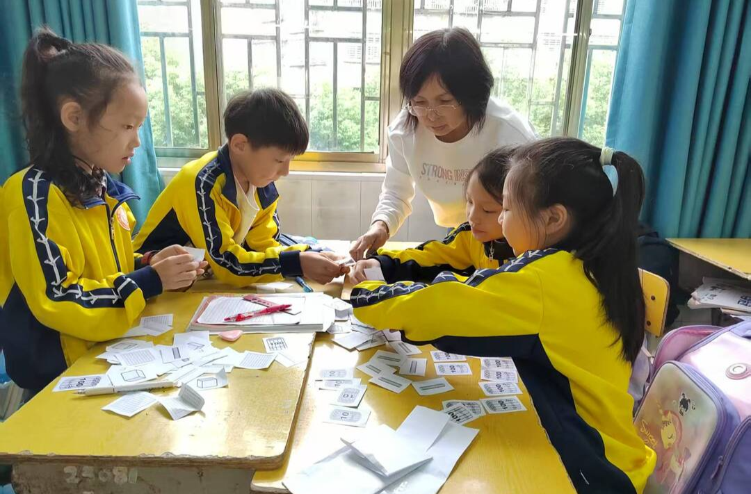 綻放生命之花——記郴州市涌泉小學(xué)教師黃詠鳳