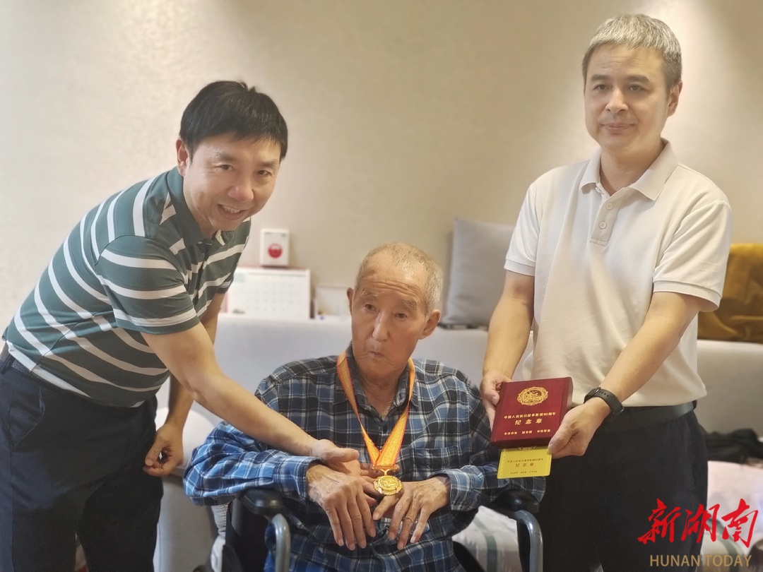 益陽電信：走訪慰問抗戰(zhàn)老兵 傳承紅色革命精神