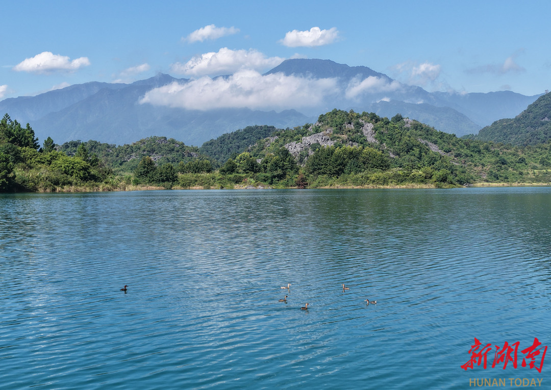 青山綠水生態(tài)美
