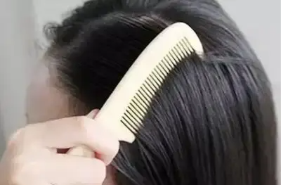 高溫季脫發(fā)嚴重？中醫(yī)教你這樣正確梳頭