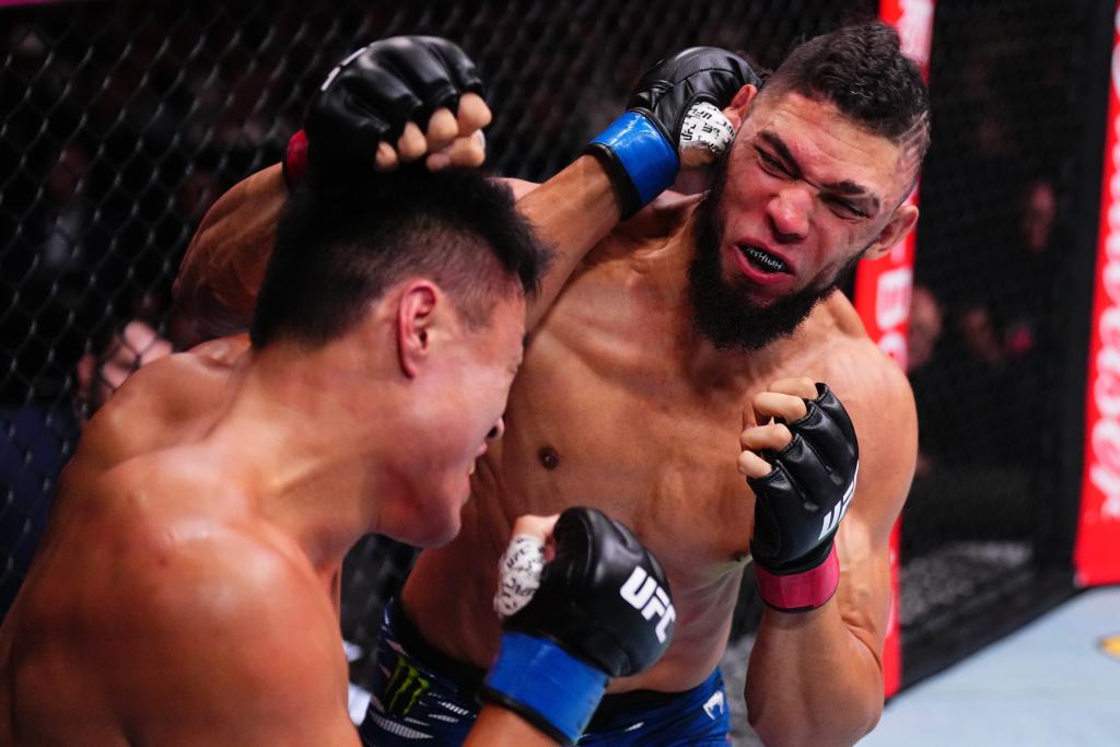 UFC格斗之夜上海站：張名揚(yáng)憾負(fù) 四位中國(guó)選手取勝