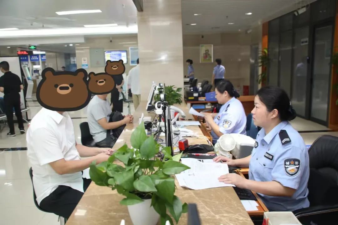告别“上班没空办”烦恼！湘江新区出入境用“夜间灯光”点亮企业服务“暖心通道”
