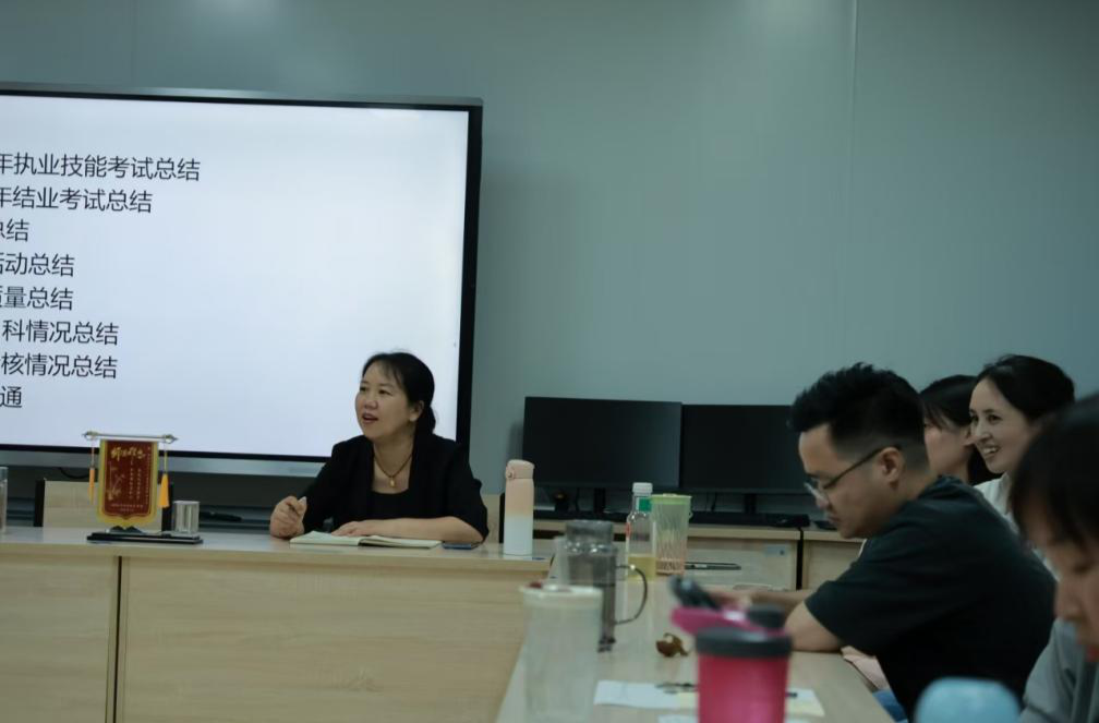 湘西州人民医院麻醉科举行住培生欢送会暨经验交流会