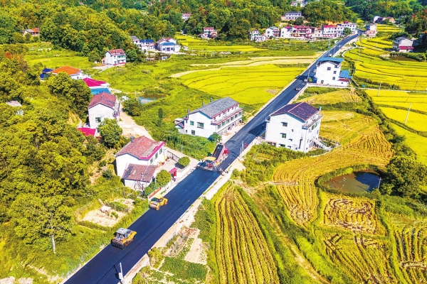 雙峰縣：S222線建設如火如荼|湖南日報·圖片新聞