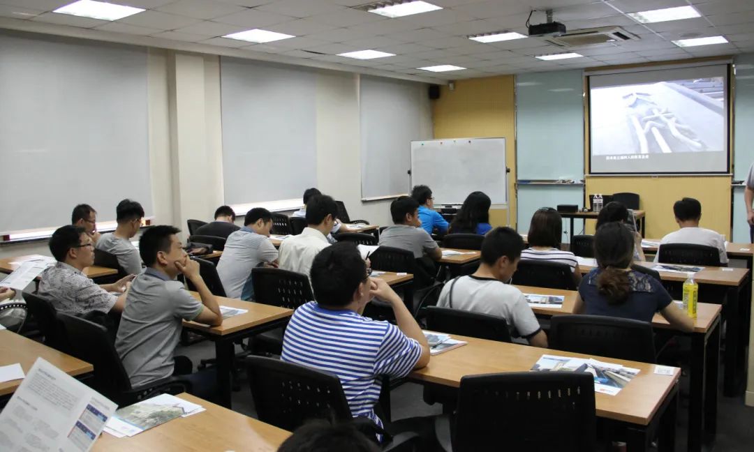 家校社協(xié)同推動(dòng)大學(xué)生高質(zhì)量就業(yè)