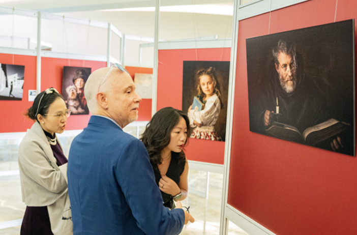 Serial Exhibitions for 9th FIAP Photo Meeting Open in Changsha