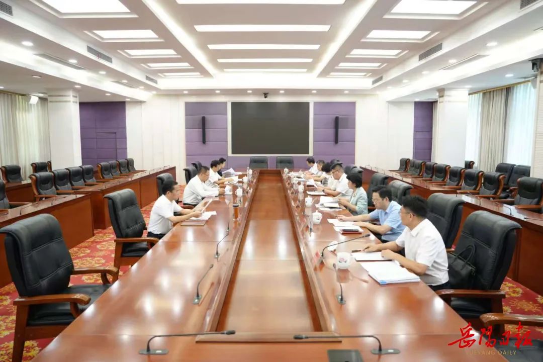 谢卫江专题听取湖南省“智汇潇湘才聚湖南”上海站活动和湖南省第二届人力资源发展大会筹备情况