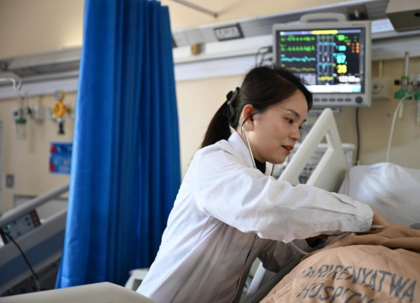 Chinese medical team treats over 7,000 Zimbabwean patients within half year