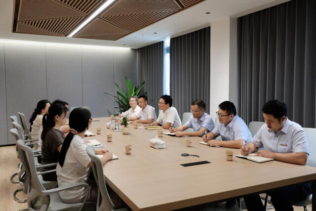 張家界農(nóng)商銀行發(fā)放全省首筆“數(shù)易貸”