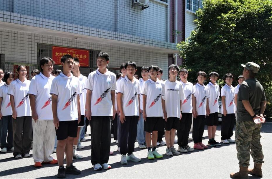 衡陽(yáng)縣江山學(xué)校：軍訓(xùn)號(hào)角響，積聚成長(zhǎng)能量