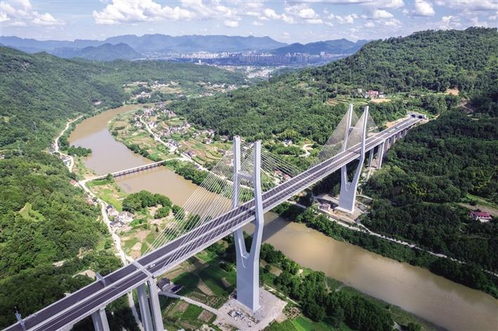 湖南爐慈高速公路建設(shè)進(jìn)入收尾階段