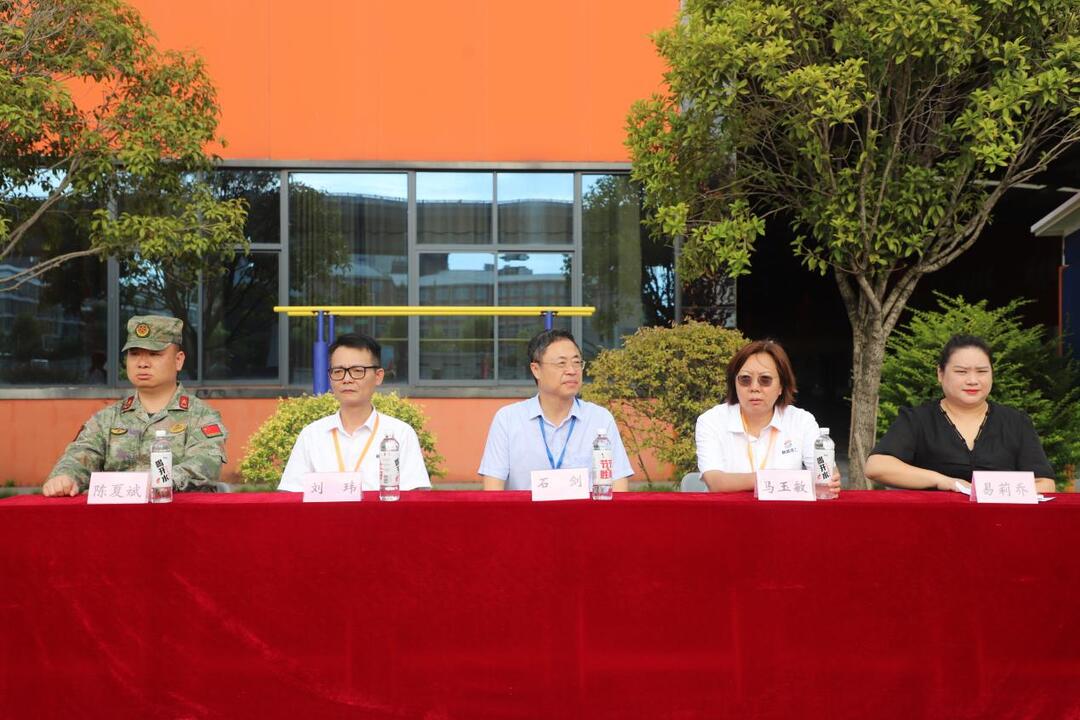 青春迷彩繪就成長新篇章——長沙市融城理工中等職業(yè)學校2025級新生軍訓圓滿結營