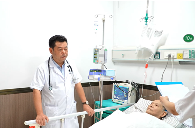 抗癌戰(zhàn)場(chǎng)上的“鉛衣俠” 介入重構(gòu)生命軌跡 ——訪長(zhǎng)沙泰和醫(yī)院血管介入外科首席專家李海平