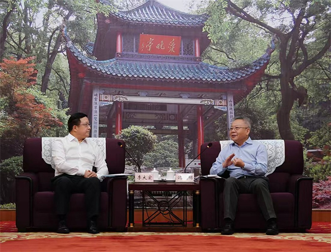 Secretary Shen Meets with Overseas Chinese Media Delegation