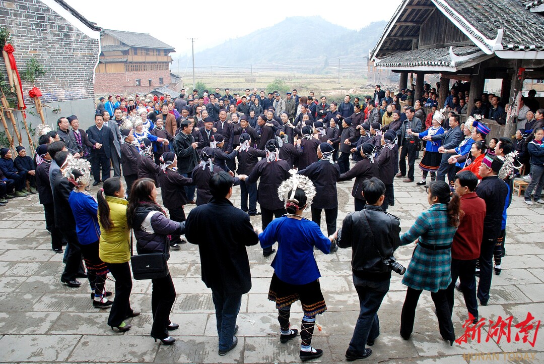 讓法治沾著侗鄉(xiāng)泥土落地 通道縣坪坦村用“老款約”講活“新法理”的侗鄉(xiāng)治理新路徑