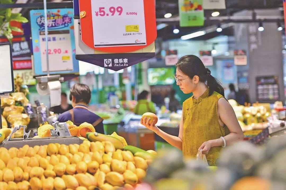 這屆年輕人，為啥又愛上了逛實(shí)體店？