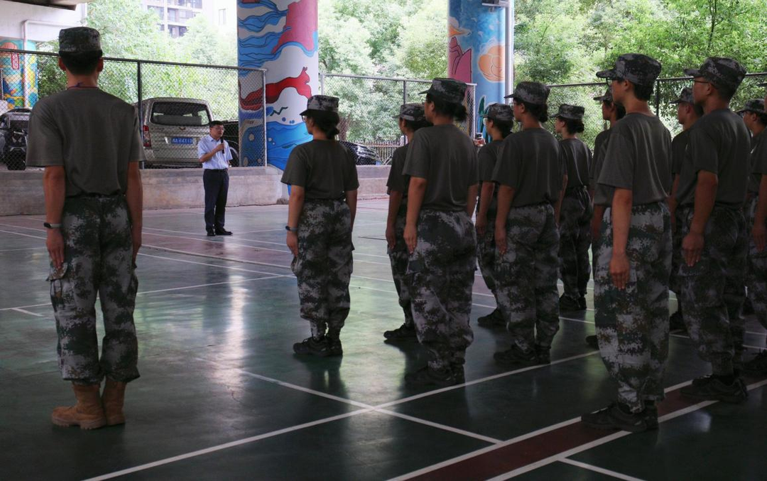 長沙民政職院校領(lǐng)導(dǎo)看望慰問2025級新生軍訓(xùn)教官團(tuán)