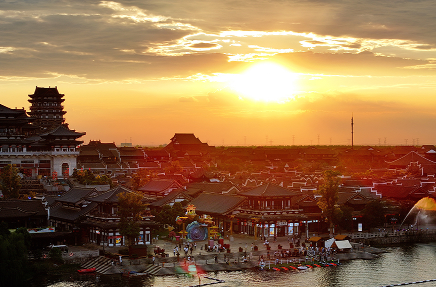 云霞潑墨  畫卷流轉(zhuǎn)