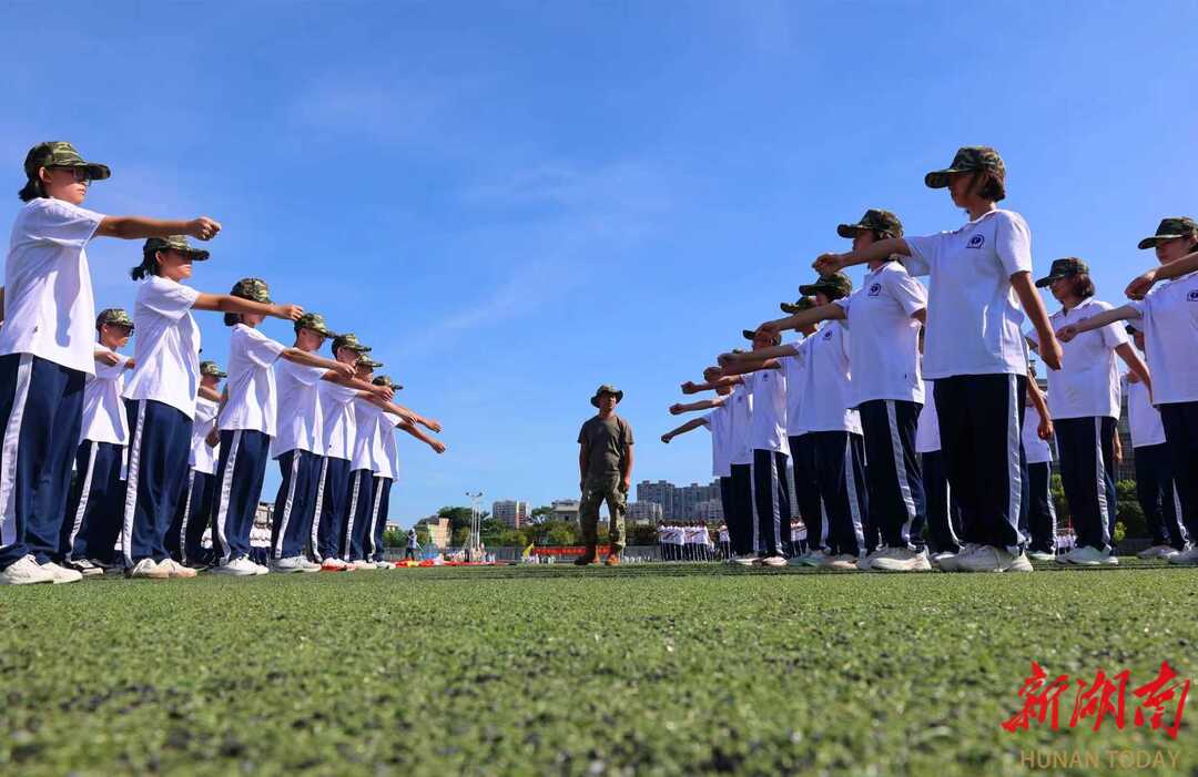 道縣一中：舉行2025級高一新生軍訓開營儀式