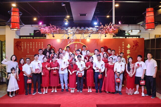 “浪漫七夕·情定靖港”地鐵集體婚禮甜蜜上演！