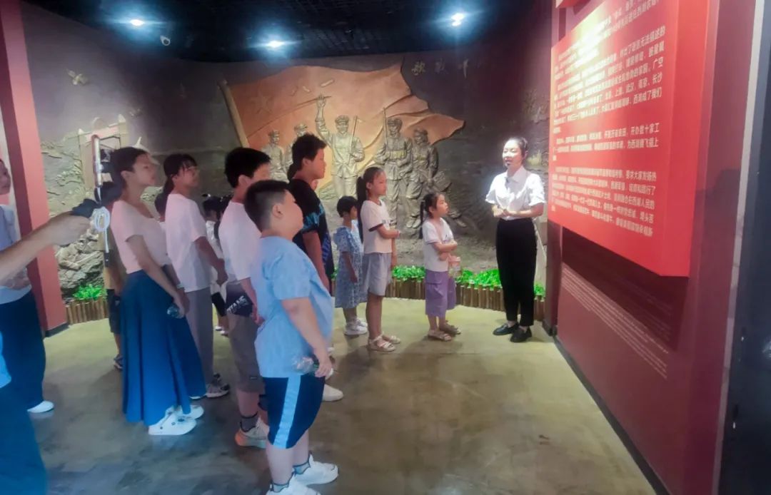 西湖管理区：暑期儿童关爱活动温情暖童心