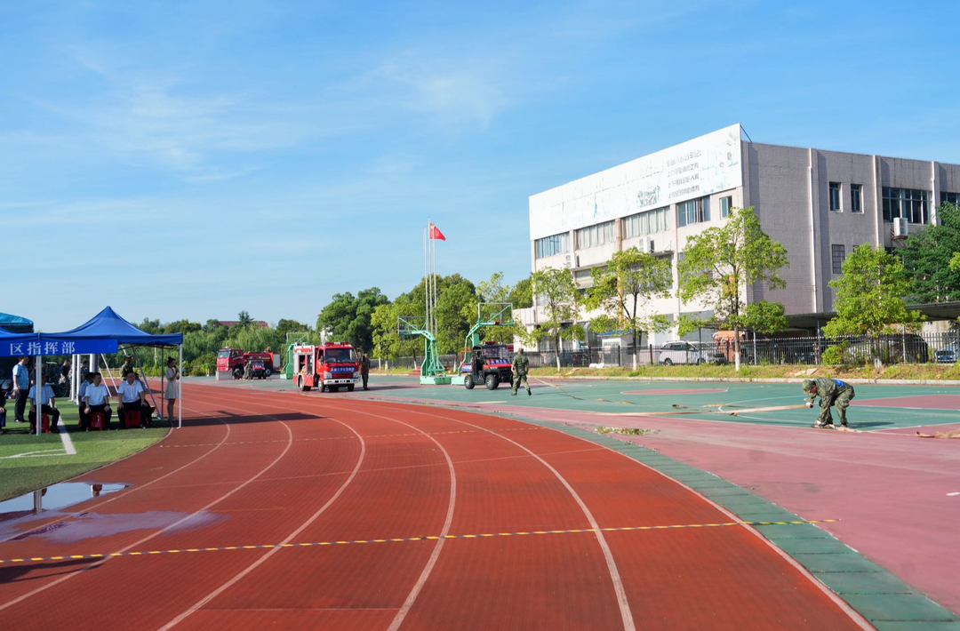 岳陽樓區(qū)舉辦應(yīng)急救援隊伍技能大比武暨森林防滅火演練活動