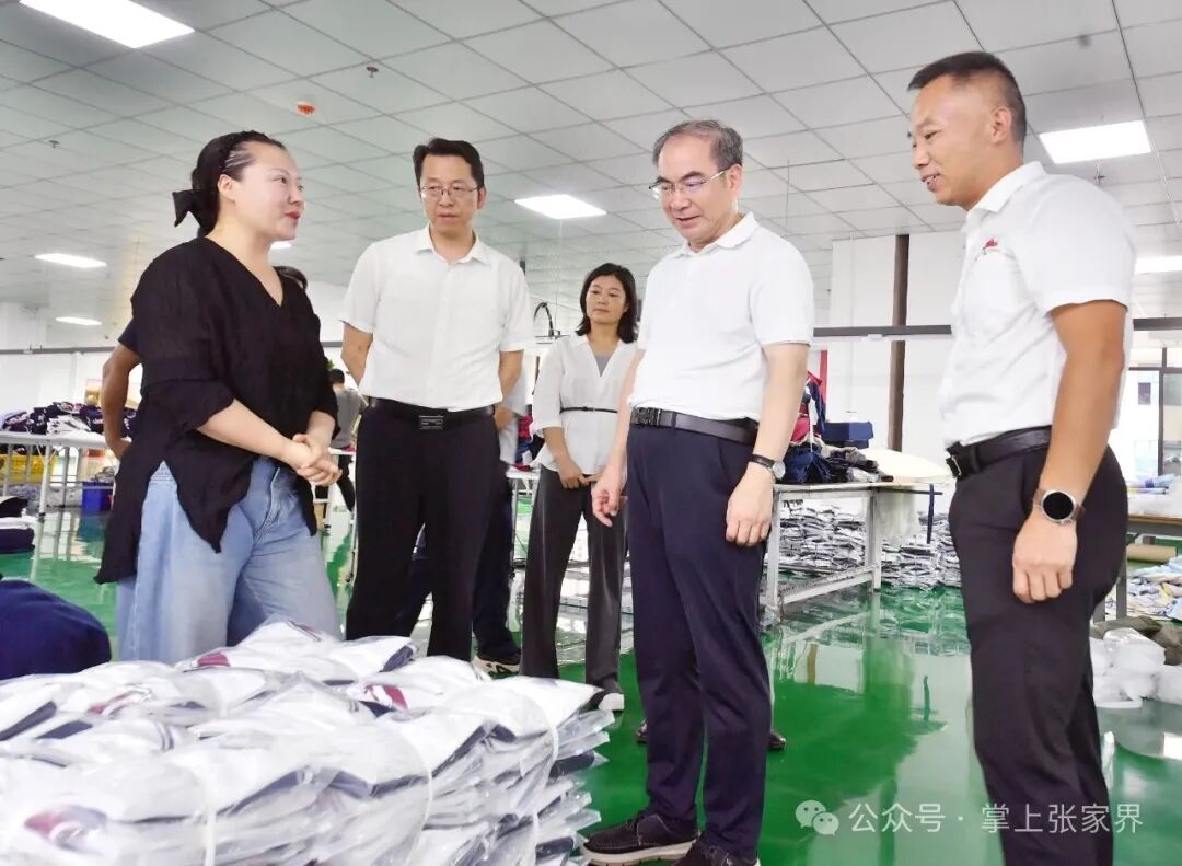 刘革安深入张家界高新区调研
