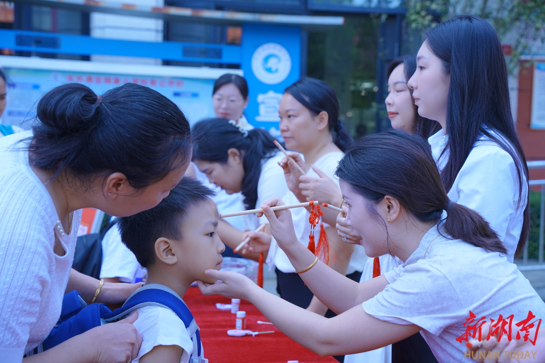 永州市冷水滩区银象小学：3200余名小“象”人喜迎新学礼 