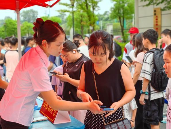桃江县城南学校：党团联动迎新季 薪火相传启新程