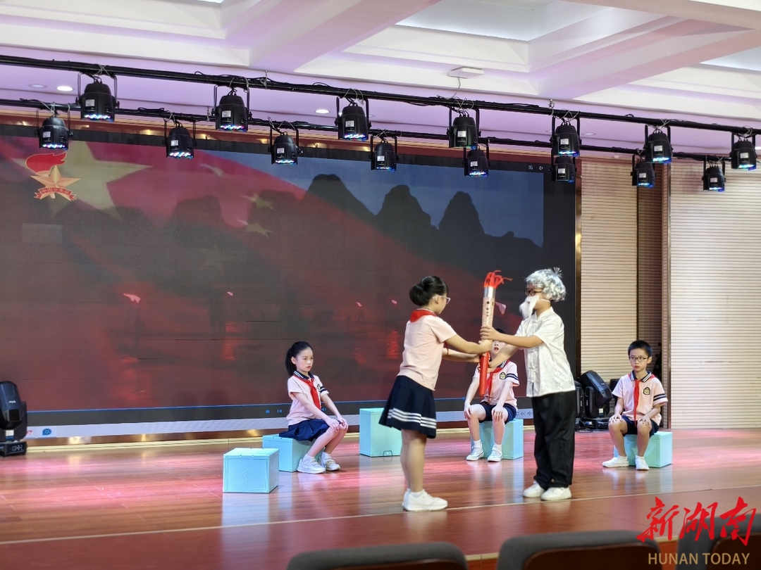 圖集丨燕山二小2025秋季開學(xué)典禮：傳勝利薪火，筑強(qiáng)國夢想