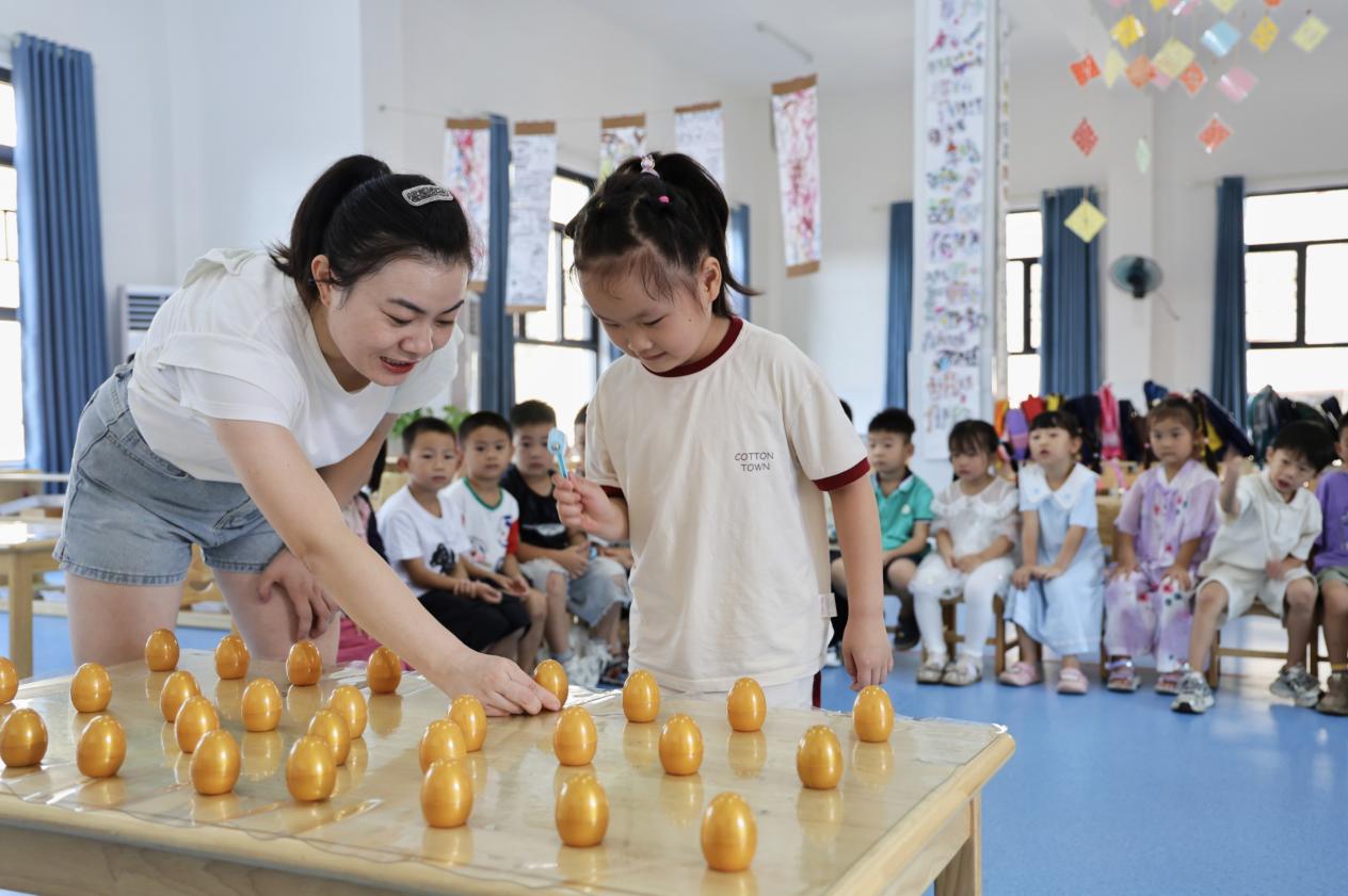 新邵县机关幼儿园：“童”你一起 “幼”见美好