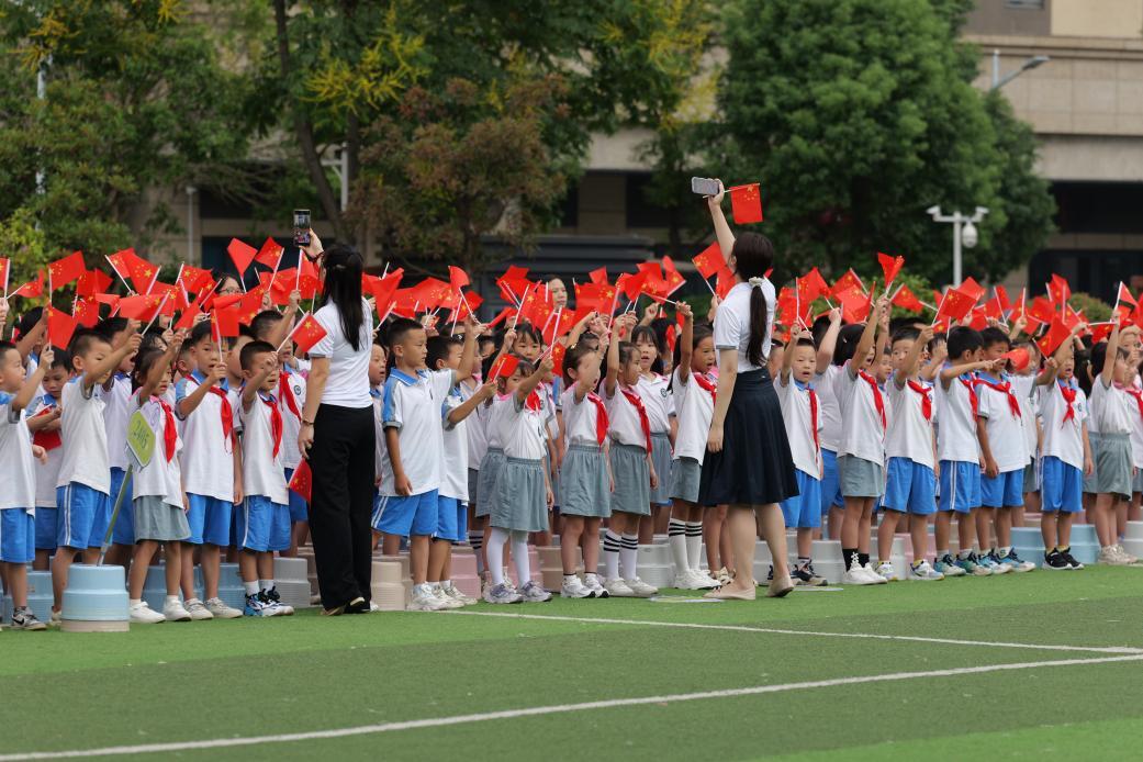 湖南湘江新区博才云时代小学举行2025年秋季“开学第一课”活动
