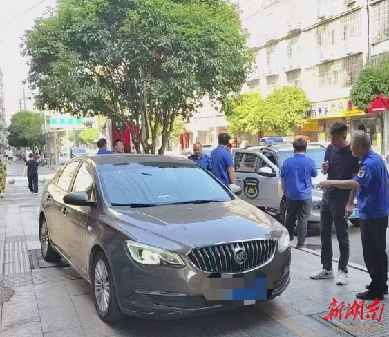 邵陽縣城管局：整治盲道亂象 讓愛無“礙”