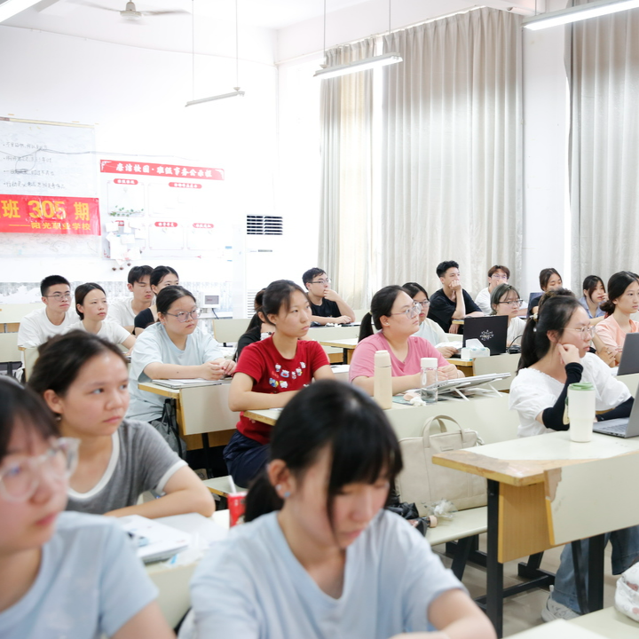 想成為人工智能訓(xùn)練師？湖南這個(gè)培訓(xùn)班了解一下！