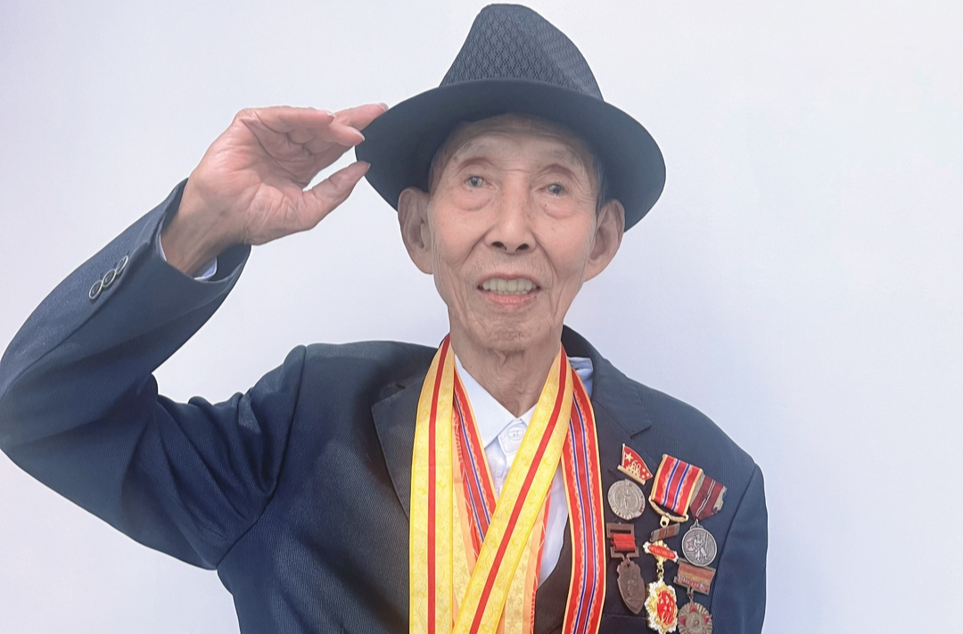 抗战老兵张汉奇：能参加伟大的纪念活动，光荣自豪激动！｜我在天安门观礼