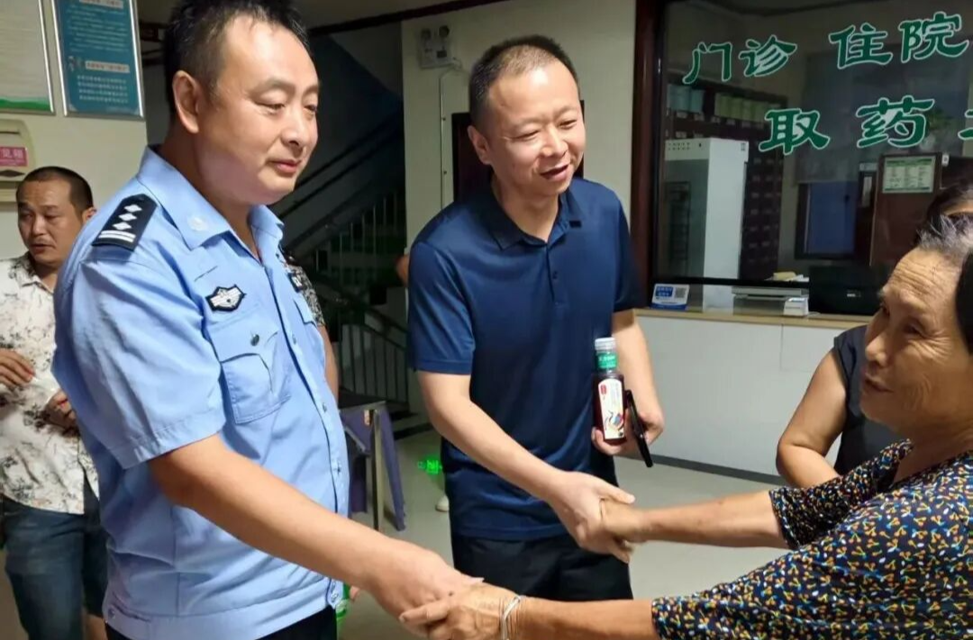掌上张家界微信公众号丨找到了！警民两天两夜合力搜寻，用肩膀搭起“生命之梯”