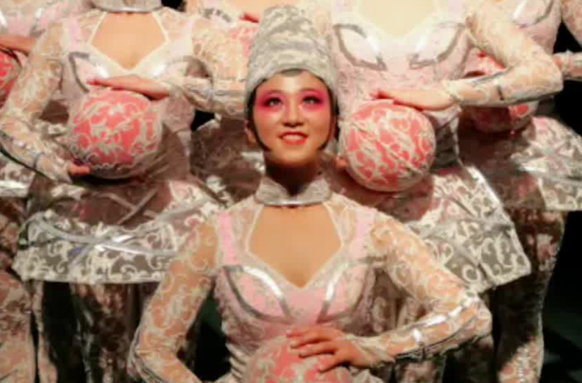 火了！湖南雜技劇《夢之旅——神秘湘西》巡演西班牙