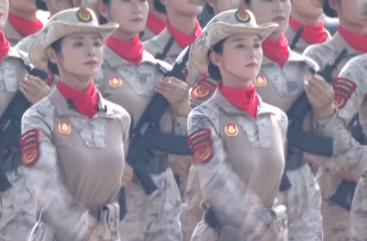 英姿飒爽 这支方队的女民兵来自全国主要抗日根据地