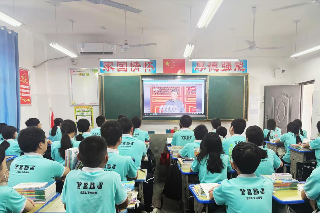 耒陽市東江中學(xué)：五千師生同上一堂震撼人心的愛國主義教育課