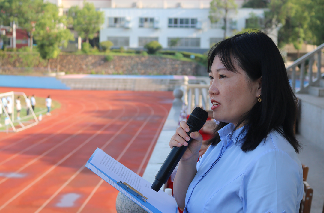 株洲“开学第一课”|新凤凰高级中学校长徐琛：不负韶华，凤凰涅槃在此时