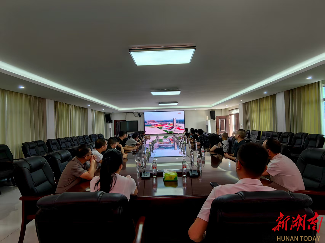 铭记历史，奋勇前行——衡南县谭子山镇组织党员干部群众集中观看九三盛大阅兵