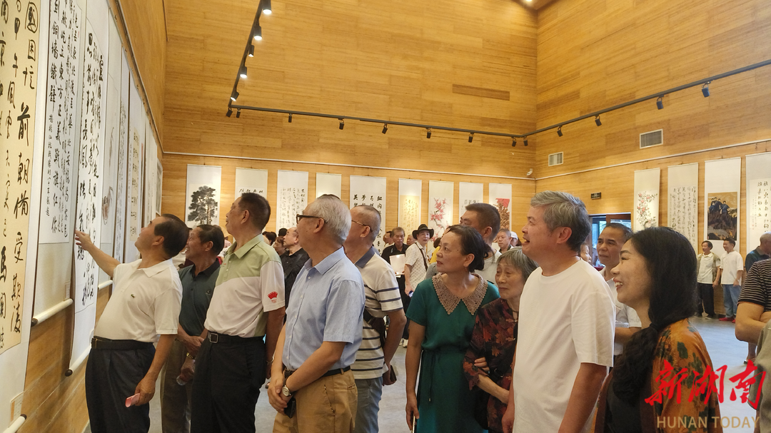 益陽市舉辦紀(jì)念抗戰(zhàn)勝利80周年老少書畫展