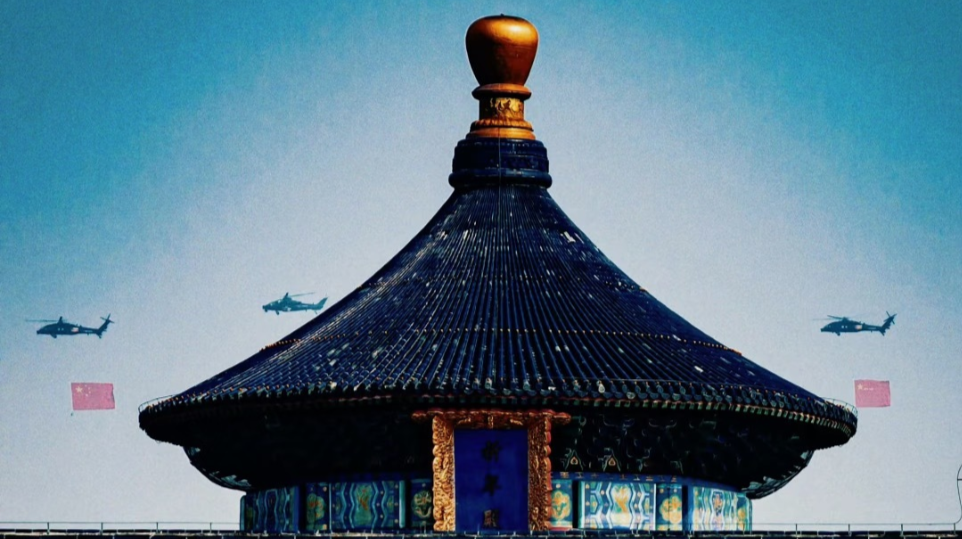 阅兵空中梯队与天坛同框
