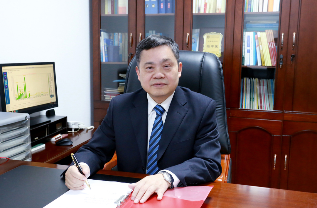 “中國醫(yī)師節(jié)”名院院長說丨衡陽市中醫(yī)醫(yī)院鐘新林：特色立院，筑牢中醫(yī)藥傳承創(chuàng)新的衡陽根基